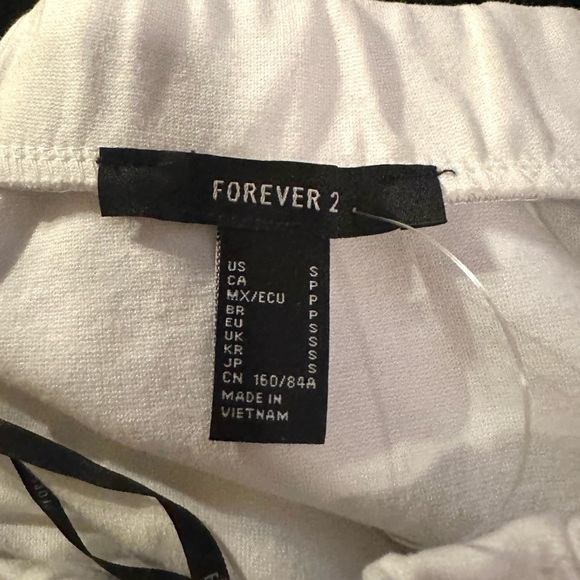 NWT Forever 21 Tube Top - Picture 3 of 3